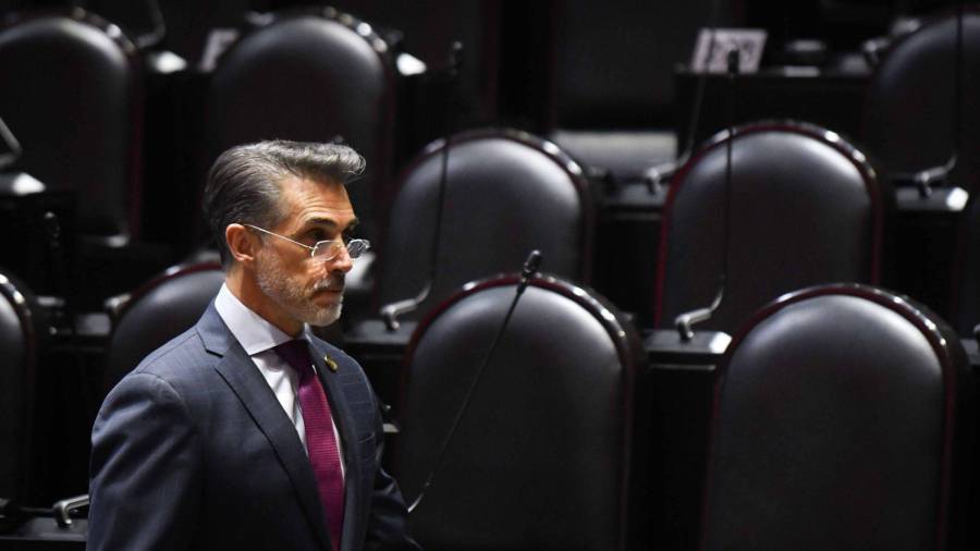 El diputado federal con licencia, Sergio Mayer Bretón, no compareció ante la Comisión Nacional de Honestidad y Justicia (CNHJ) en la sede nacional del Comité Ejecutivo Nacional de Morena.