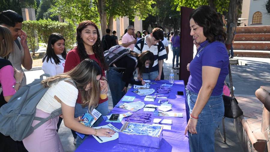 Autoridades del Instituto Tecnológico de Saltillo realizaron una jornada informativa tras denuncias difundidas en el marco del 8 de marzo.