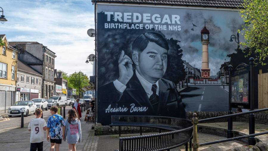 El mural de Aneurin Bevan recuerda las raíces del partido en un momento en que muchos votantes galeses parecen distanciarse de las opciones tradicionales.
