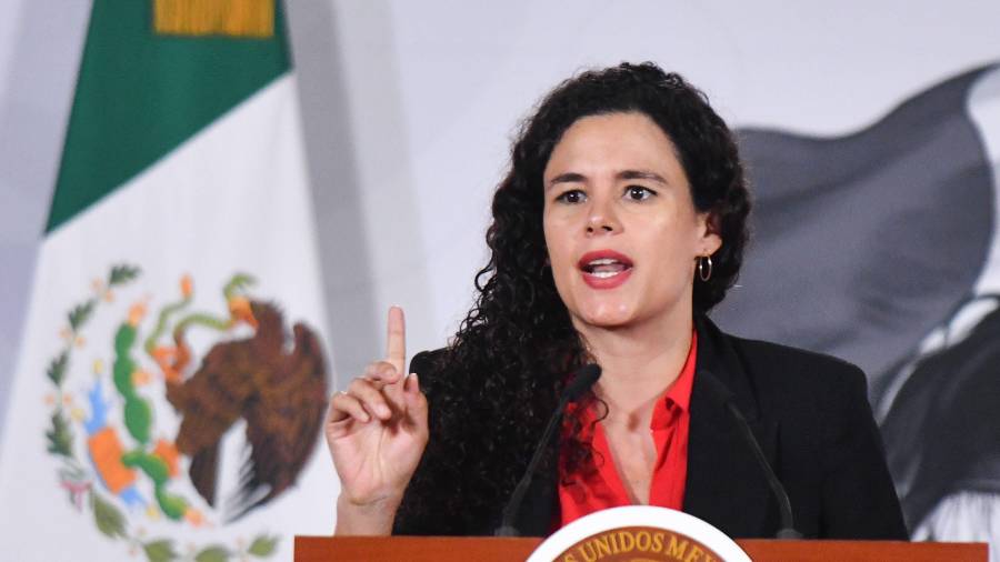 Luisa María Alcalde aseguró que las pensiones doradas ya no existen y que el Gobierno ha ahorrado 5 mil millones de pesos con la reforma vigente.