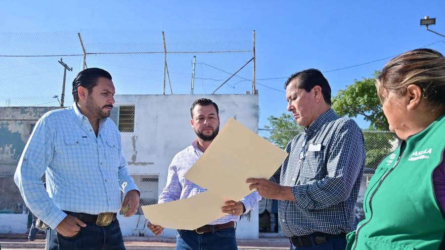 Carlos Villarreal supervisó trabajos de rehabilitación de redes de agua en distintos sectores de Monclova.