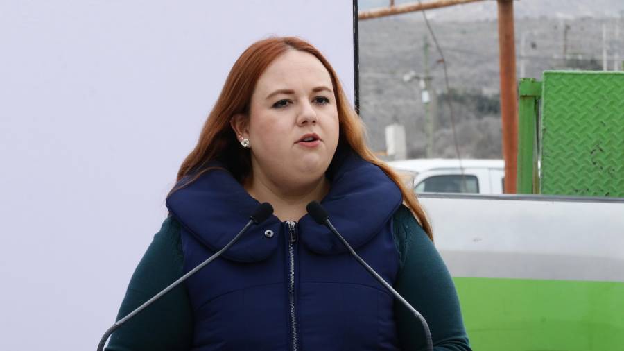 La alcaldesa de Arteaga anunció una inversión de 5 millones de pesos para reforzar la seguridad, incluyendo patrullas, equipo táctico y ampliación de videovigilancia.