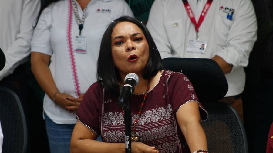 La ex perredista dirigió un mensaje a la población guerrerense para informar que se desprendía de su escaño.
