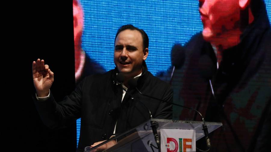 Manolo Jiménez Salinas, gobernador de Coahuila, ve con buenos ojos el que Tereso Medina ocupe la dirigencia nacional de la CTM.