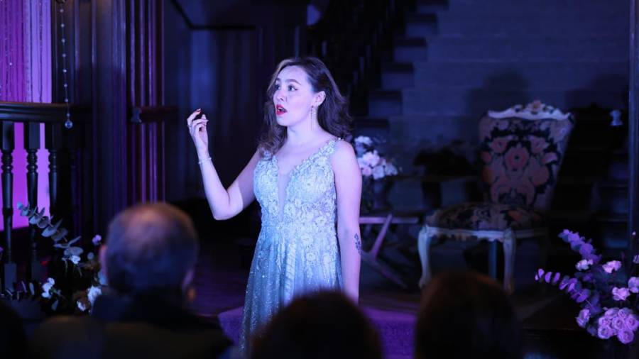 El programa reunió a destacados intérpretes locales bajo la dirección musical de Alejandro Reyes Valdés, con un repertorio dedicado a los grandes compositores del bel canto italiano.