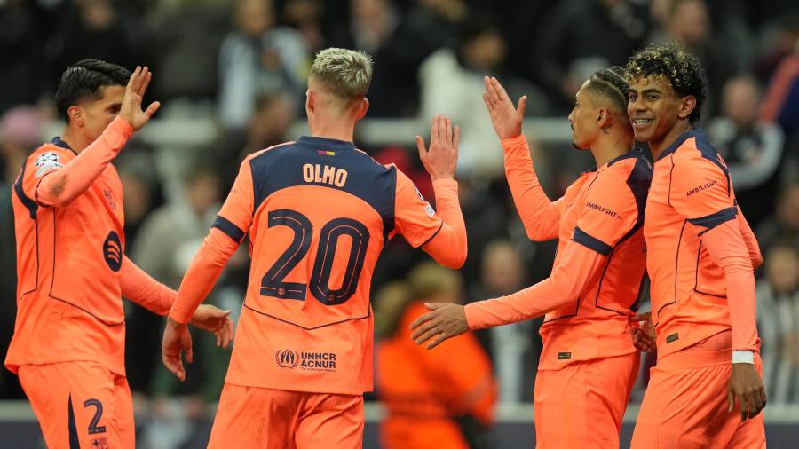 Lamine Yamal convirtió de penalti en tiempo añadido para darle al Barcelona el empate ante Newcastle.