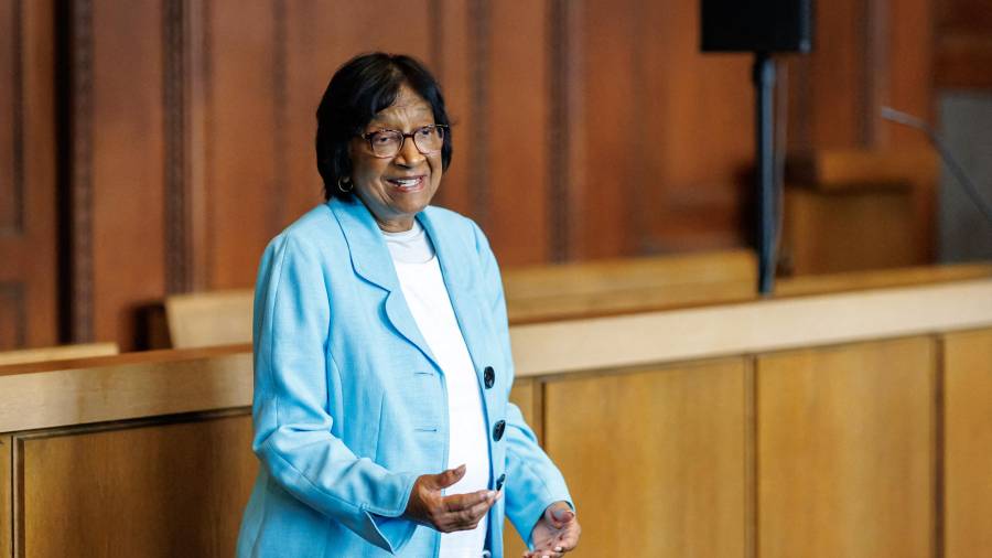 La jurista nacida en Sudáfrica y exjefa de derechos humanos de la ONU, Navanethem “Navi” Pillay, en el Foro de Núremberg en Alemania, tras anunciarse que había sido galardonada con el Premio Nobel de la Paz 2026.