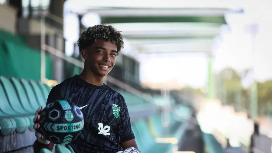 El joven arquero está en la mira de las diferentes selecciones a las que podría ir debido a su condición de nacionalidad y por supuesto, a su calidad en la portería.