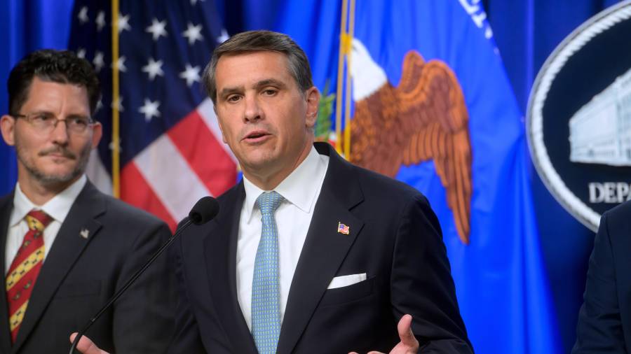 El secretario de Justicia interino, Todd Blanche en una conferencia de prensa en el Departamento de Justicia, el miércoles 5 de agosto de 2026, en Washington.