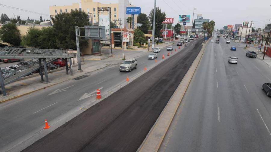 Los trabajos se concentran entre Montevideo y Bolivia, a la altura de la colonia Latinoamericana; el tránsito es desviado hacia carriles laterales para mantener el flujo vehicular.