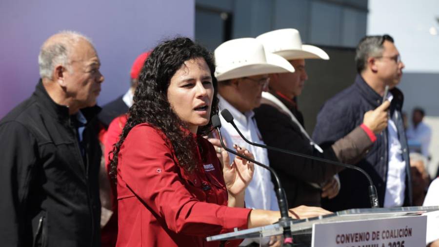 Luisa María Alcalde Luján y Alberto Anaya, presidentes nacionales de Morena y del PT, encabezaron la firma del acuerdo político que busca competir de manera conjunta en la renovación del Congreso local.