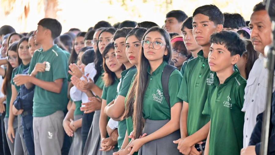 Estudiantes del CECyTEC Sur de Monclova durante una actividad escolar. El plantel reforzó la vigilancia y la atención socioemocional para sus 993 alumnos tras el ataque en Torreón.