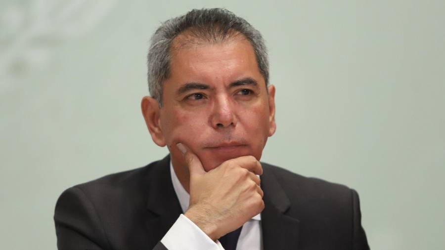 El secretario de Hacienda y Crédito Público, Edgar Amador Zamora, en una conferencia de prensa para presentar el informe de Situación Económica, las Finanzas Públicas y Deuda Pública.