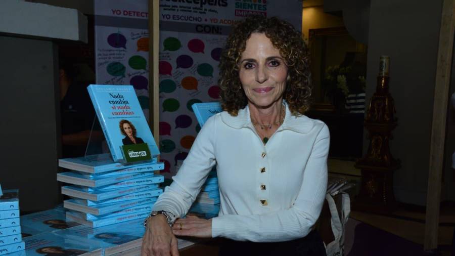 La psicoterapeuta Shulamit Graber presentó su libro “Nada cambia si nada cambias” durante su visita a Saltillo.