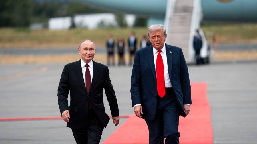 El presidente Trump con su homólogo de Rusia, Vladimir Putin, en Anchorage, Alaska, el año pasado.
