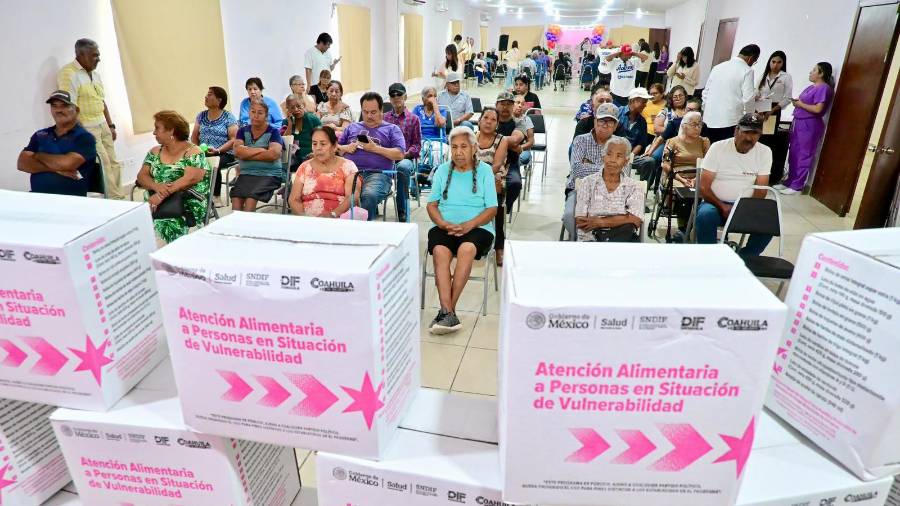 Adultos mayores de Ciudad Frontera recibieron paquetes alimentarios durante la cuarta entrega realizada en 2026.