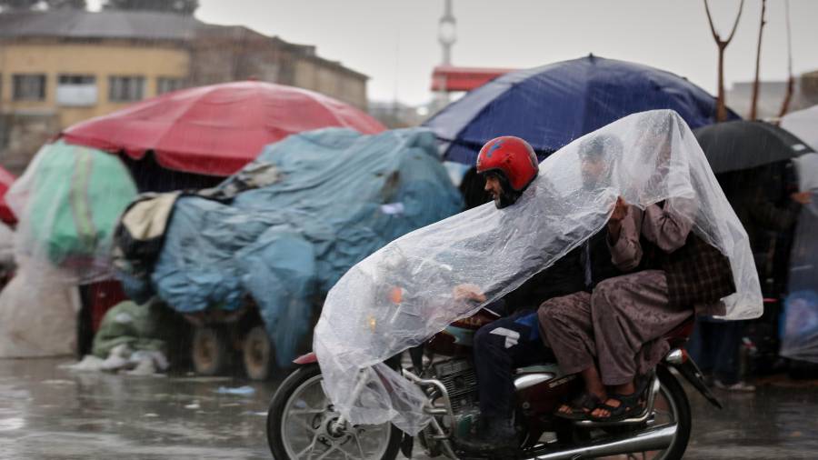 Las cifras más recientes de víctimas, difundidas por la Autoridad Nacional de Gestión de Desastres de Afganistán, se suman a decenas de muertes provocadas por intensas nevadas e inundaciones a principios de este año.