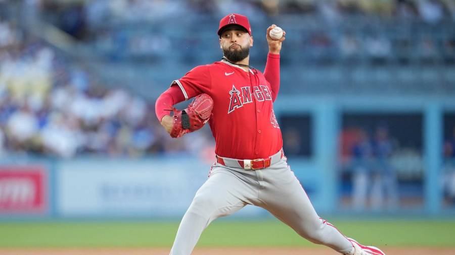 El regreso de Patrick Sandoval llega en un momento clave para una rotación golpeada por las lesiones.