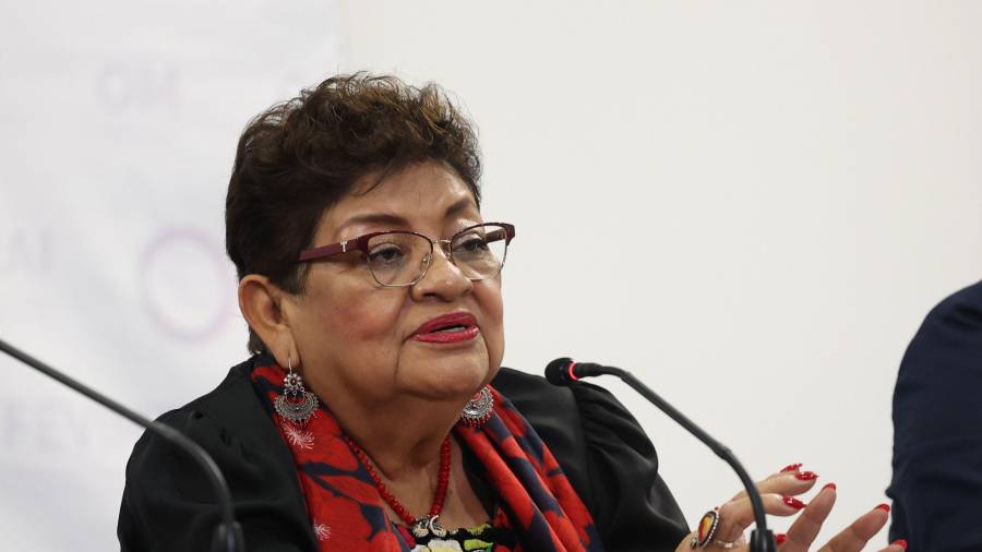 Madres buscadoras presentaron un amparo contra la FGR y las 32 fiscalías por fallas en el Banco Nacional de Datos Forenses.