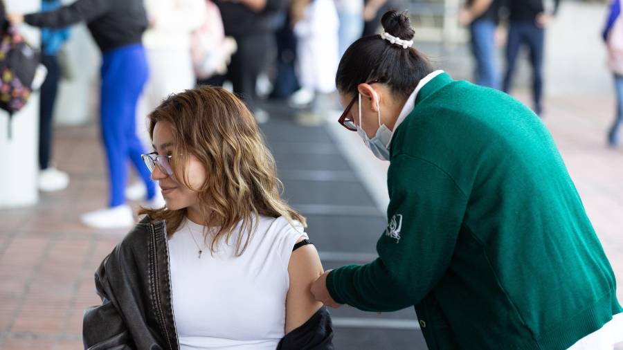 La OPS urgió a las autoridades a reforzar las campañas de vacunación contra la infección.