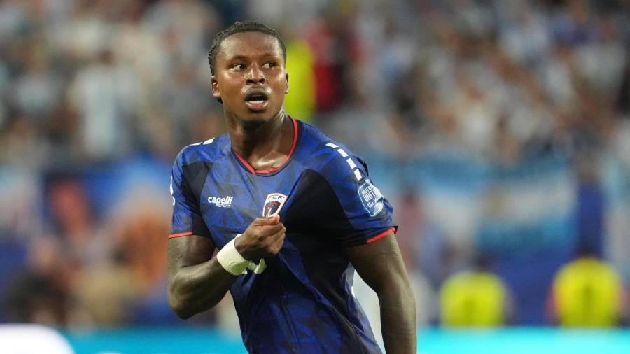 Sidny Lopes Cabral de Cabo Verde celebra un gol en un partido de los dieciseisavos de final del Mundial de la FIFA 2026 entre Argentina y Cabo Verde en el estadio Hard Rock en Miami.