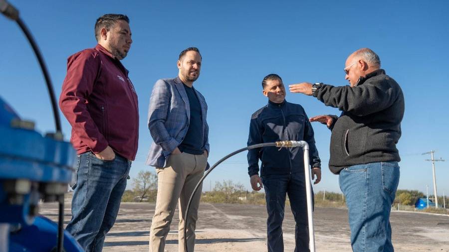 El alcalde Jacobo Rodríguez encabezó la entrega de las obras hidráulicas.