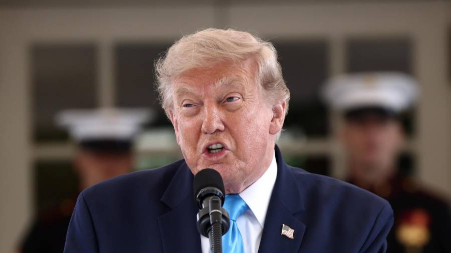 Donald Trump republicó en Truth Social un artículo de Bill O’Reilly que cuestiona la estrategia de Claudia Sheinbaum frente al combate al narcotráfico.