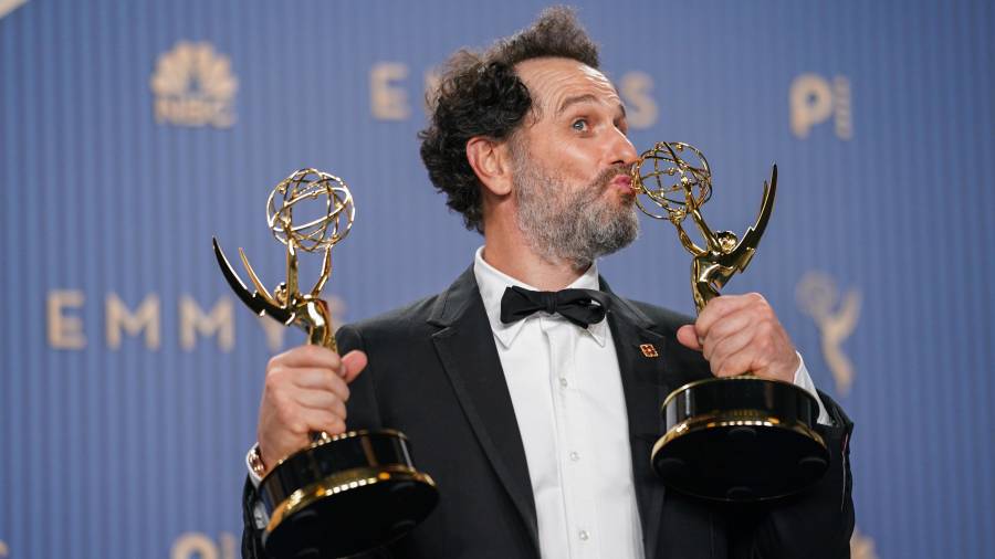 Triunfo. Matthew Rhys fue uno de los grandes ganadores de la noche gracias a su trabajo en ‘La Maldición de Widow’s Bay’.