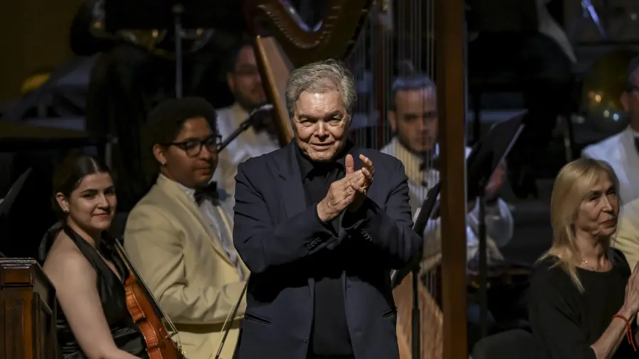 Coahuila le rinde homenaje a Arturo Márquez, destacado compositor mexicano, junto a la Filarmónica del Desierto