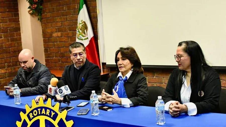 Autoridades del CIB y del Club Rotario Metropolitano durante la presentación de la campaña preventiva.