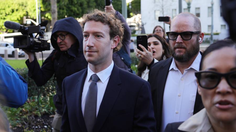 El director ejecutivo de Meta, Mark Zuckerberg, llega a un juicio histórico sobre si las plataformas de redes sociales crean adicción y dañan deliberadamente a los niños en Los Ángeles.