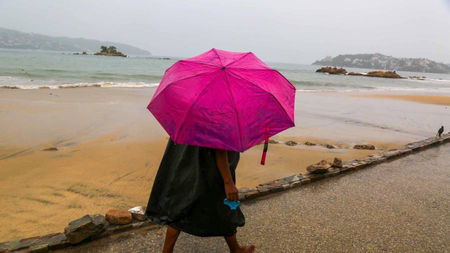 La Secretaría solicitó seguir indicaciones de las Capitanías de Puerto de Sinaloa, suspender actividades turísticas y recreativas en zona de playas.