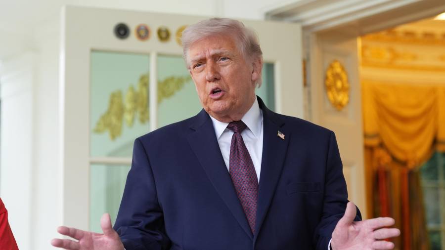 El mensaje del mandatario se produjo apenas media hora después de que entrara en vigor el bloqueo que las fuerzas estadounidenses ejecutan en el estrecho de Ormuz.