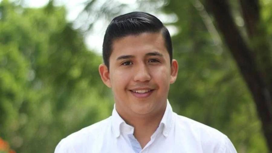 El director del Sistema Nacional para el Desarrollo Integral de la Familia (DIF) de El Salto, Jalisco, Enrique Estrada Jiménez, de 27 años, fue encontrado sin vida la madrugada del viernes.