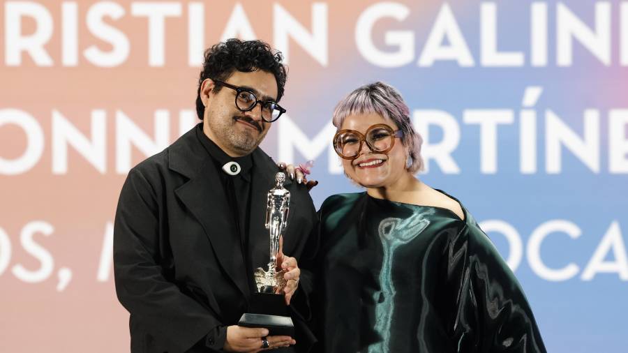 La saltillense Connie Martz gana el Ariel a Mejor Diseño de Arte por ‘Autos, mota y roncanrol’