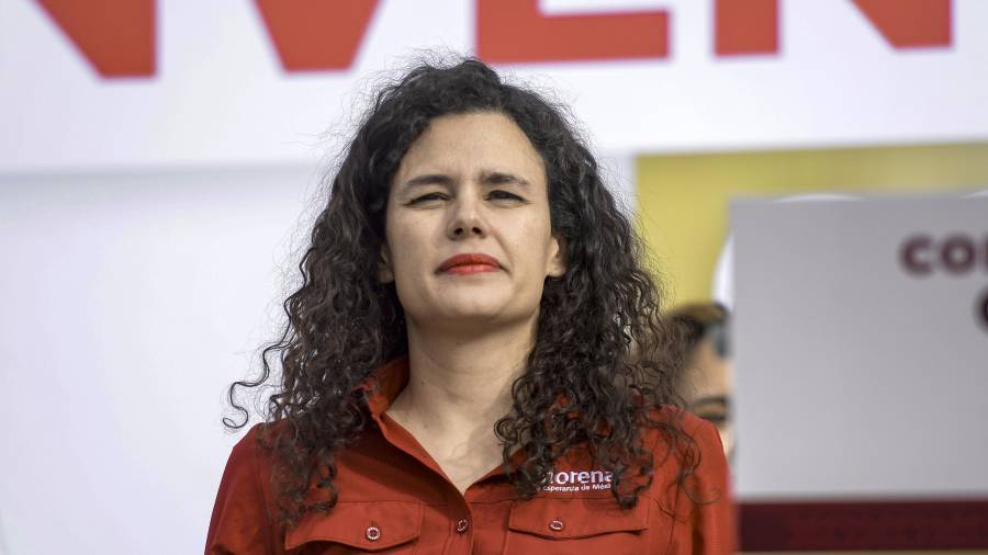 Luisa María Alcalde es en estos momentos, califica Riva Palacio, un “lame duck”, pues aunque se mantiene en el puesto, ha perdido toda influencia real.