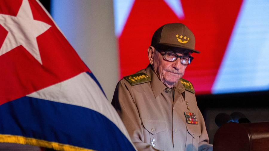 La acusación formal estaba relacionada con el presunto papel de Castro en el derribo de dos avionetas operadas por el grupo de exiliados Hermanos al Rescate, con sede en Miami.