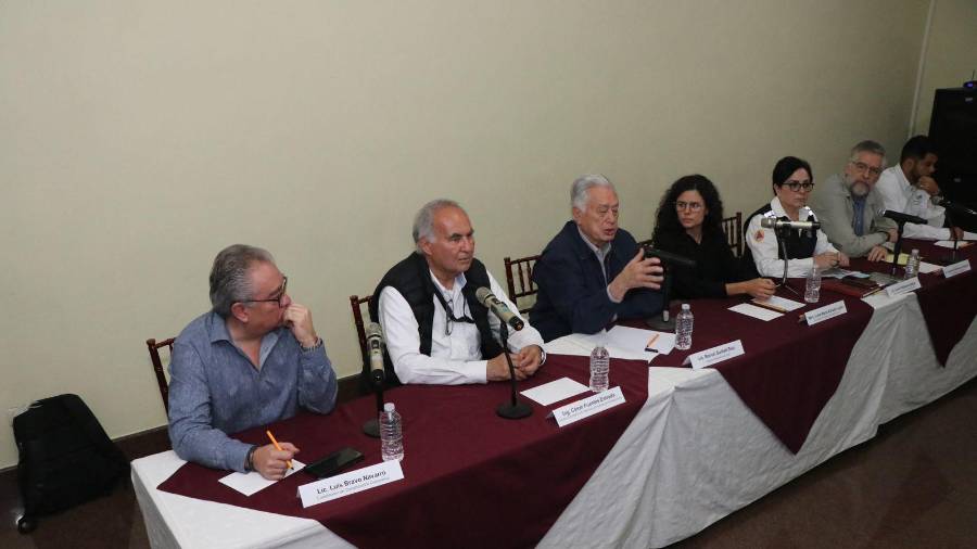 Manuel Bartlett y Luisa María Alcalde (C) hablaron sobre los problemas que enfrentaron con la anterior empresa, y lo que viene para el rescate.