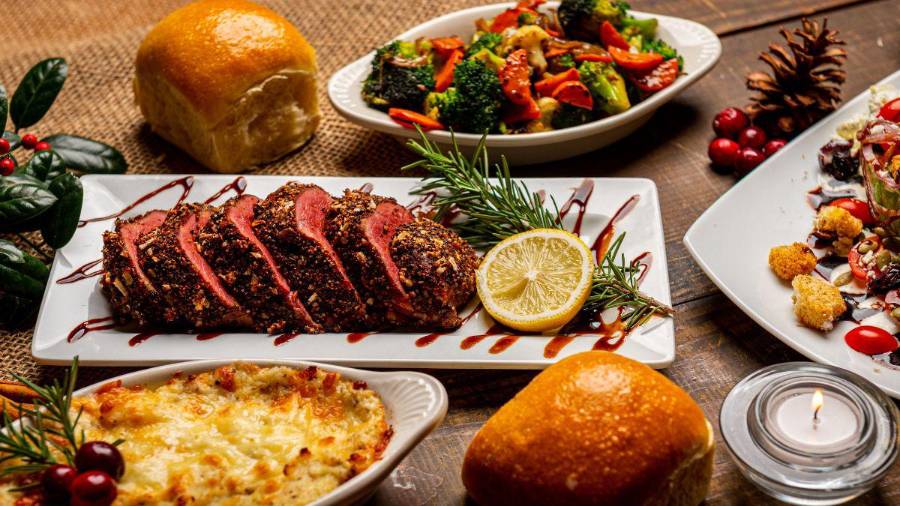 El menú incluyó manjares como langostas y vieiras. Las consecuencias para quienes lo comieron incluyeron vómitos y diarreas. Una agencia sanitaria investiga el caso