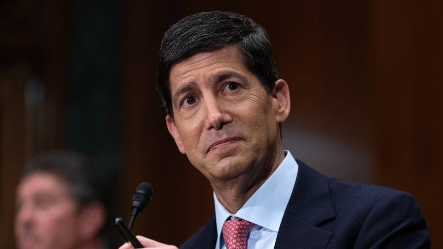 El presidente de la Reserva Federal, Kevin Warsh, testifica ante el Comité de Banca, Vivienda y Asuntos Urbanos del Senado para presentar al Congreso el informe semestral sobre política monetaria, en el Capitolio, el miércoles 15 de julio de 2026, en Washington, informó la AP.