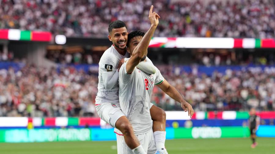 Mohammad Mohebi celebró el gol que permitió a Irán rescatar el empate ante Nueva Zelanda en Los Ángeles.