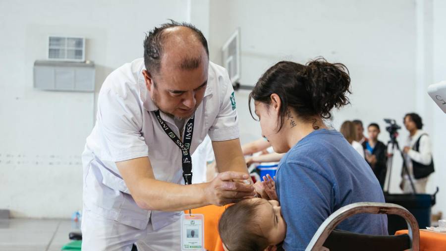 El IMSS en Coahuila mantiene disponibilidad de vacuna contra el sarampión en Unidades de Medicina Familiar y módulos de Medicina Preventiva