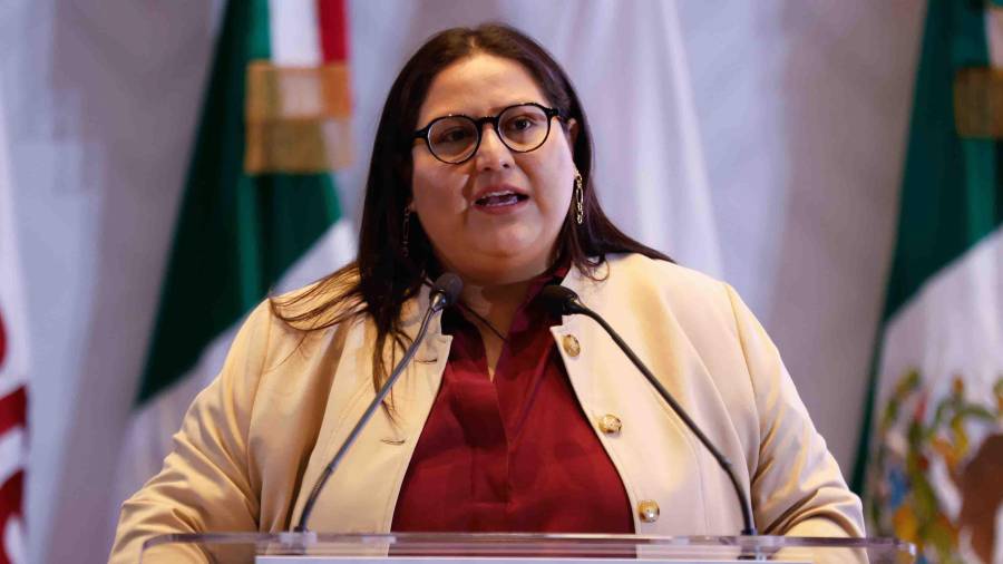 Citlalli Hernandez, coordinadora de Morena, durante la presentación de algunos coordinadores estatales.