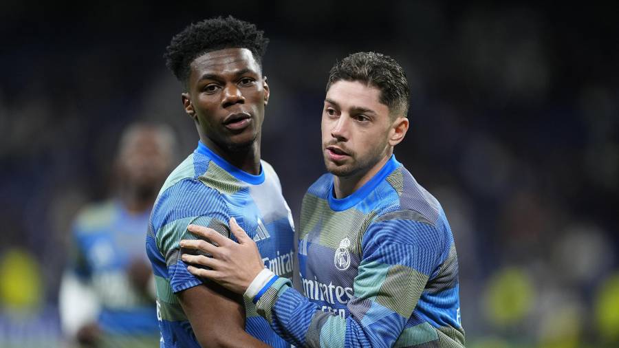 Real Madrid visitará al Barcelona en el Clásico de LaLiga en medio de una crisis interna marcada por el altercado entre Federico Valverde y Aurélien Tchouaméni.