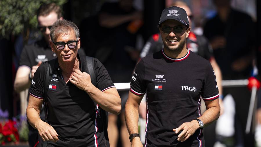 Checo Pérez quedó eliminado en la Q1 del GP de Barcelona y arrancará desde la parte baja; George Russell ganó la pole y Hamilton saldrá segundo.