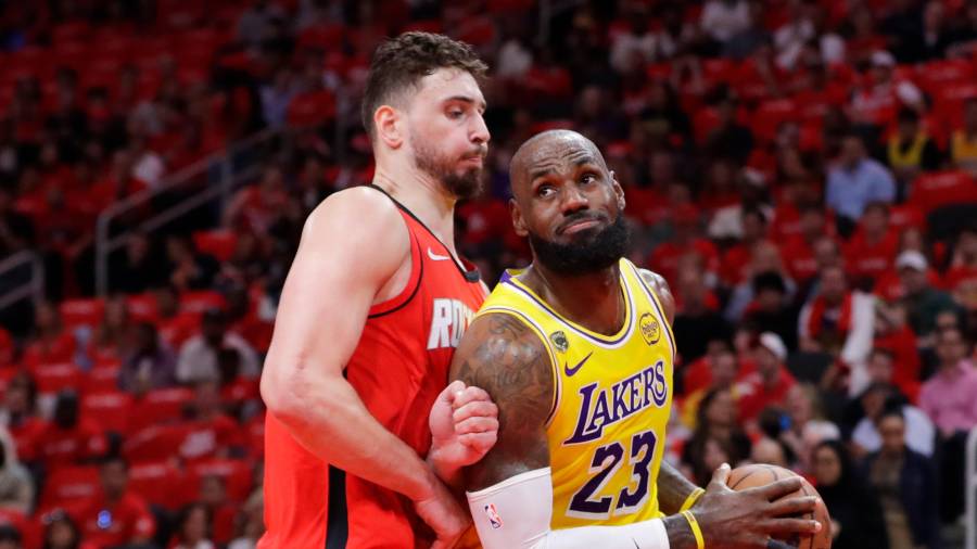 Los Lakers y Celtics dieron golpes importantes este viernes en los Playoffs de la NBA 2026, con triunfos sobre Rockets y Sixers en la primera ronda.