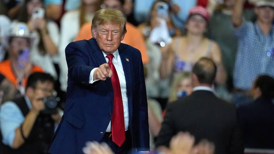 El presidente de Estados Unidos, Donald Trump cuestionó este miércoles sobre cómo la mandataria de México, Claudia Sheinbaum, pasó de bailar ballet en su juventud a ser presidenta de la nación.