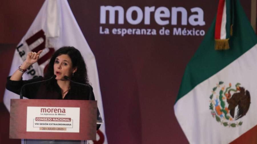 Luisa María Alcalde Luján, presidenta Nacional de Morena, durante su participación en la VIII Sesión Extraordinaria del Consejo Nacional de Morena realizada en el Hotel Barceló.