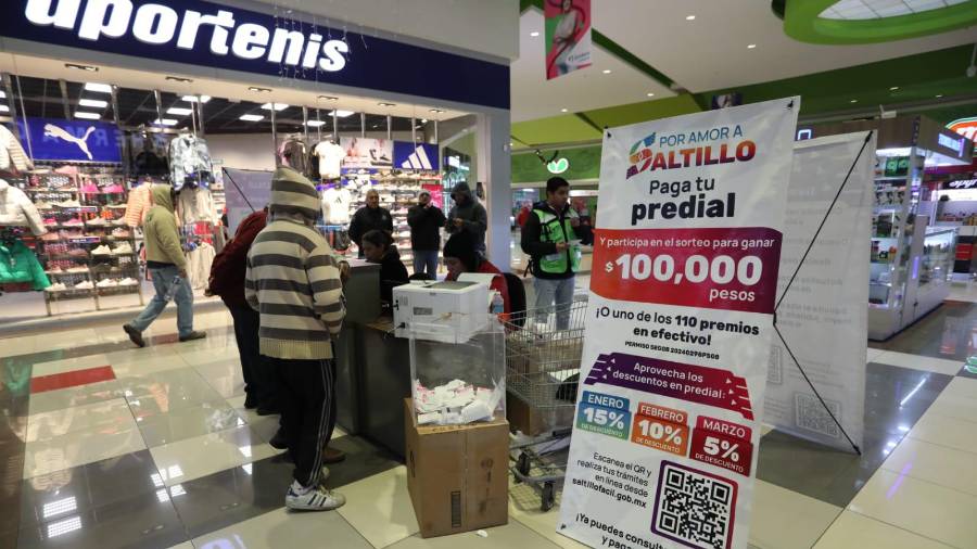 Los saltillenses pueden utilizar los módulos externos instalados en plazas comerciales, para el pago del predial.