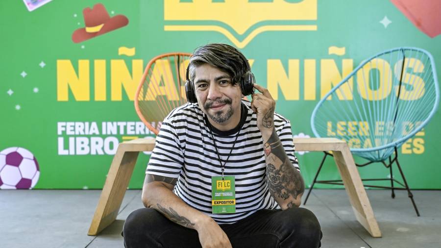 Adair Vigil crea un viaje sonoro a las profundidades del mar en la FILC